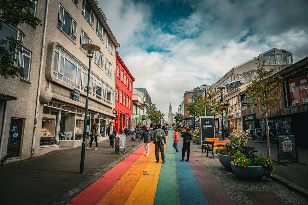 ©unsplash/julia-taubitz - Silvester Reisen 2026/2027: 12 besondere Reiseziele von Wien bis Sydney plus Ferienhaus in Dänemark. Flüge, Hotels & konkrete Preise im Vergleich.