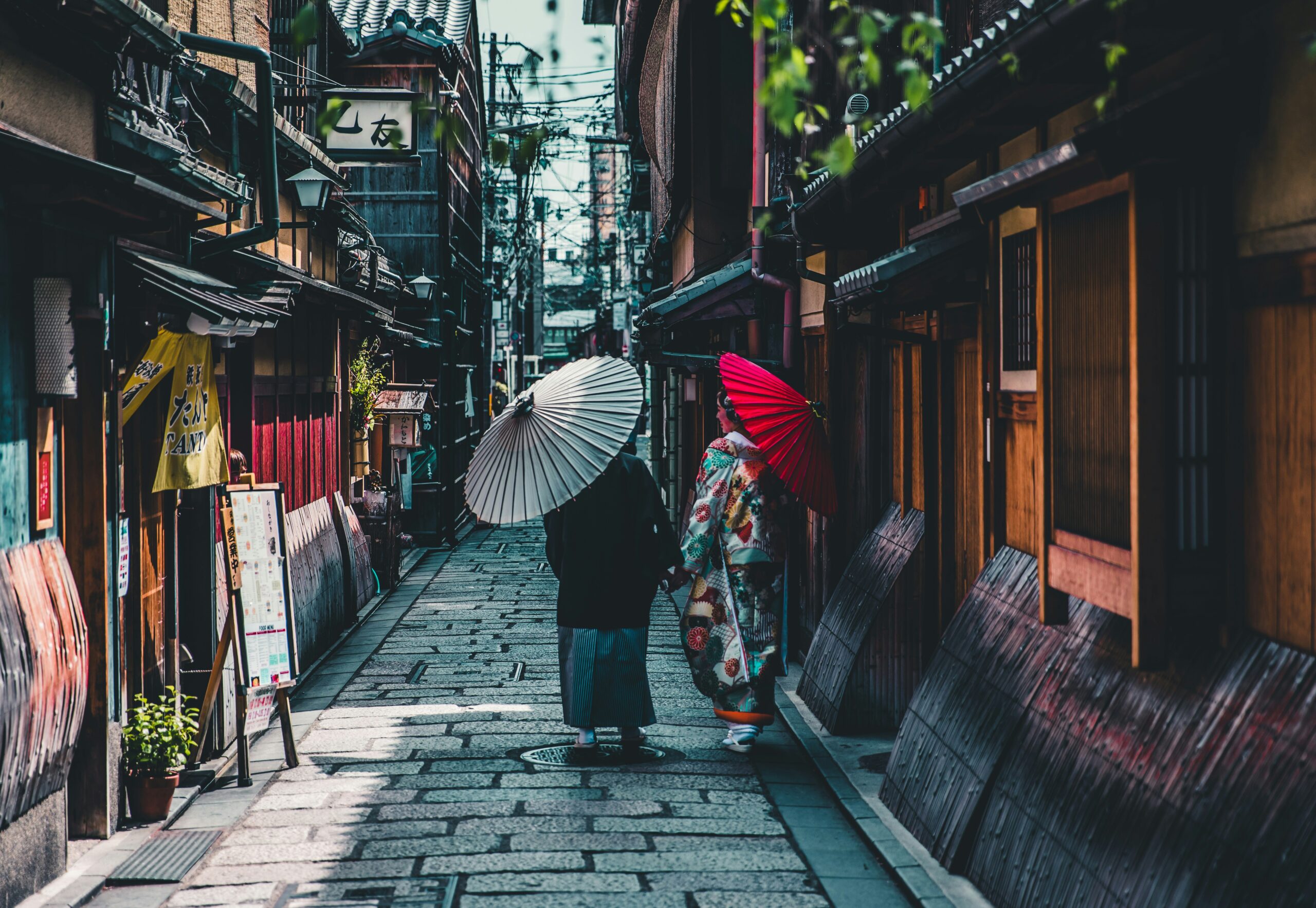Unterwegs durch Japans schmale Gassen.
